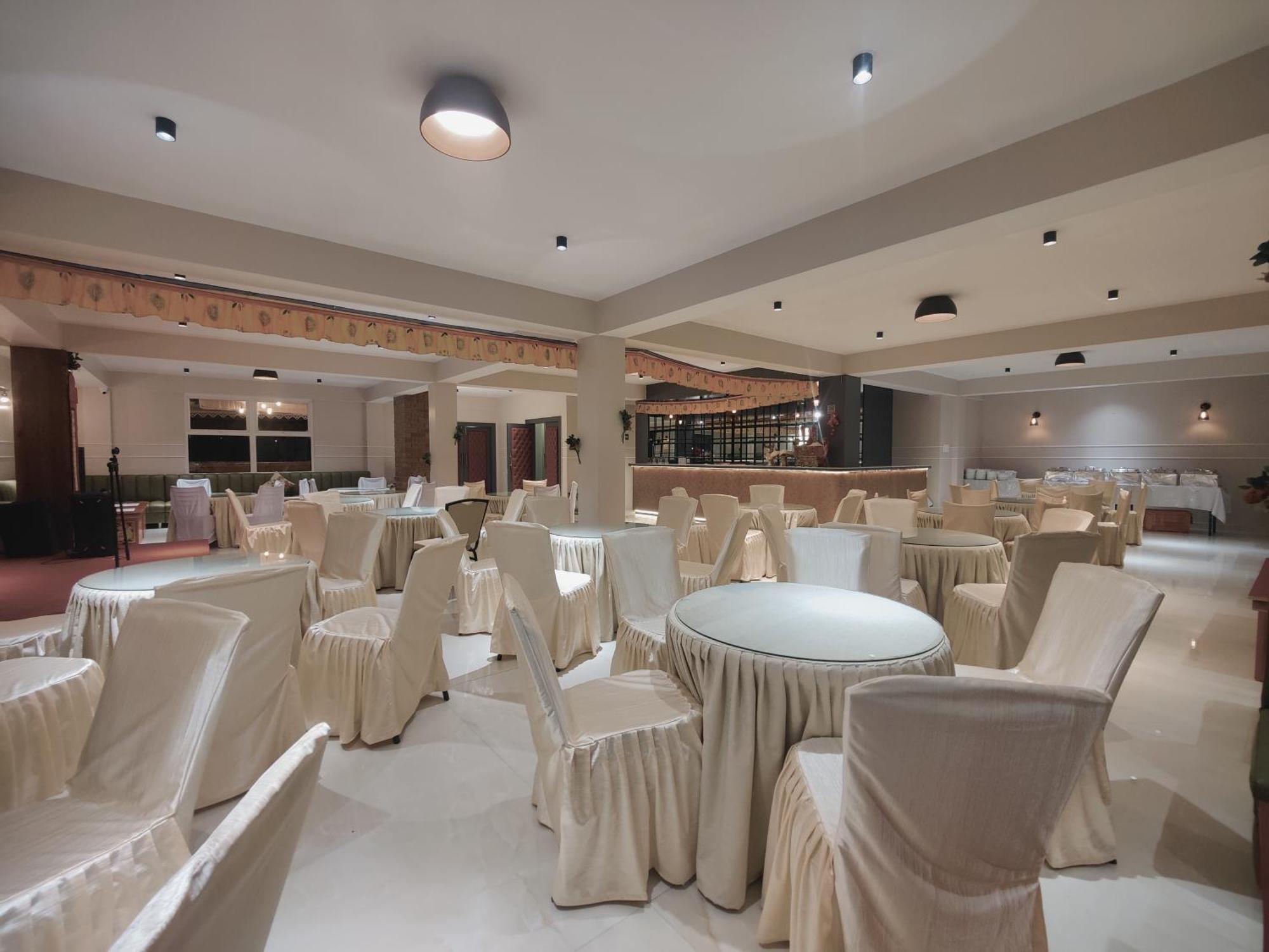 Maplewood Hotel & Spa Гангток Экстерьер фото
