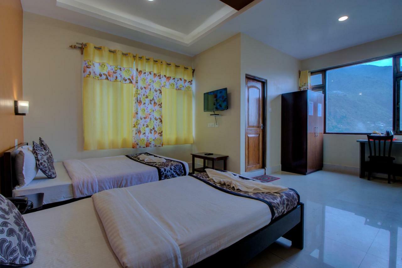 Maplewood Hotel & Spa Гангток Экстерьер фото